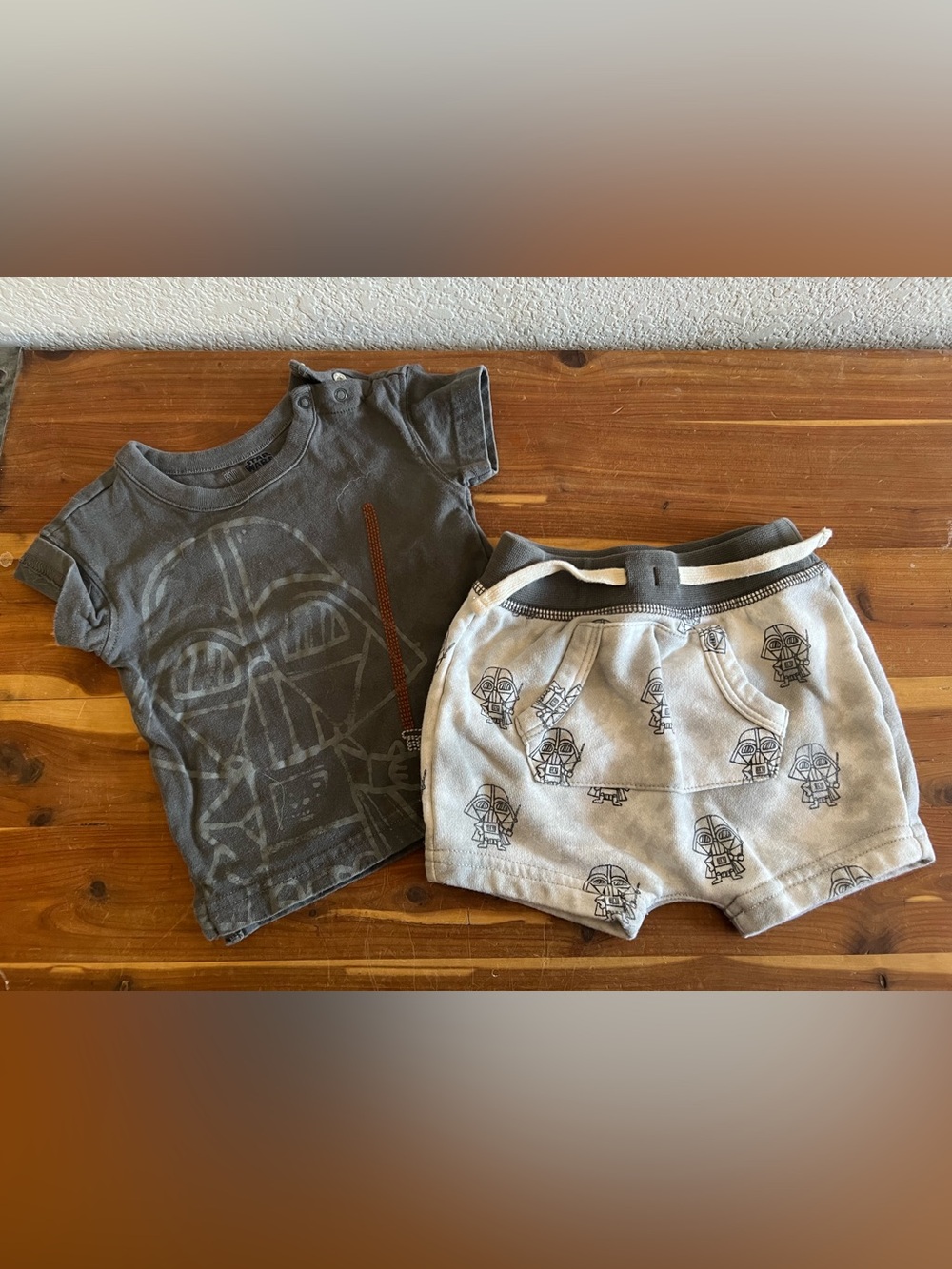 GAP Grey Star Wars Graphic Tee & Light Grey Character Shorts Set